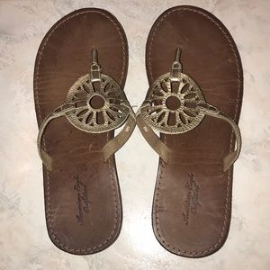 Sandals with gold detail